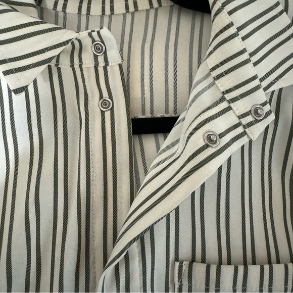 Ushatava Designer Button-Up Collared Top And Pant Striped Set Size XS - Picture 7 of 9